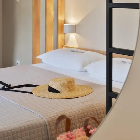 Village Esperia Apartment